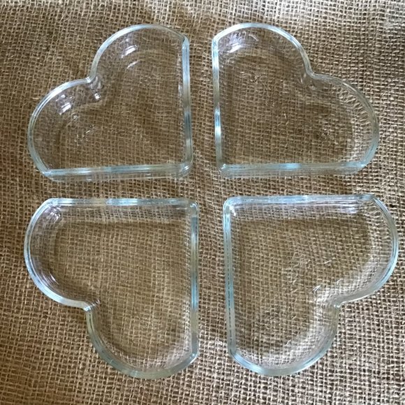 Pfaltzgraff Clear Glass Serving Dishes set of 4 Heart Shaped bowls - Picture 7 of 7